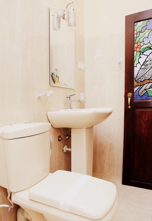 Centra Villa Катарагама Екстериор снимка